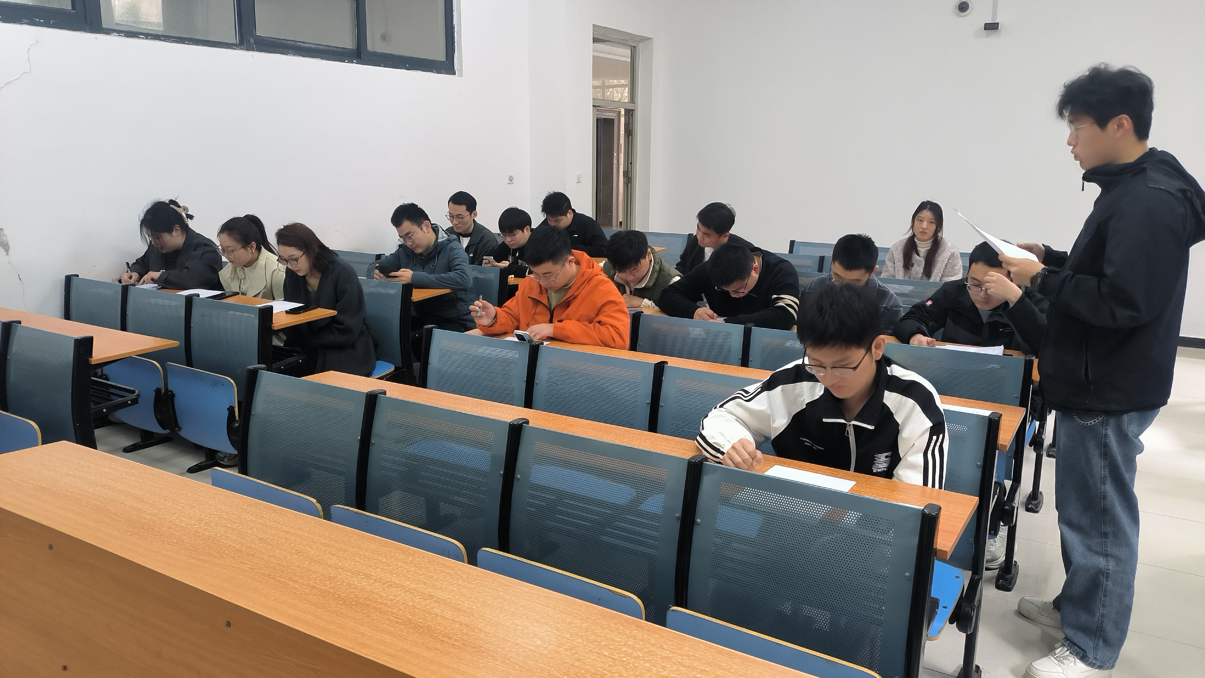 <a href='/dzx/5f/bc/c11974a155580/page.htm' target='_blank' title='研究生黨支部召開(kāi)2025年度組織生活會(huì)暨民主評(píng)議黨員大會(huì)'>研究生黨支部召開(kāi)2025年度組織生...</a>